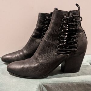 Midas Shoes